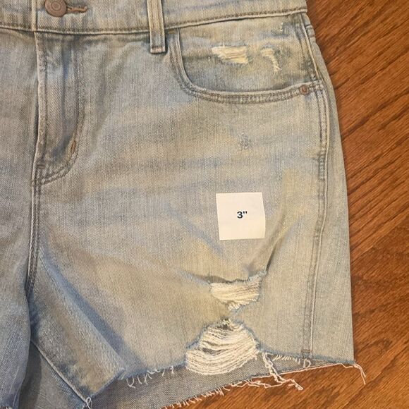 NWT Old Navy, boyfriend jean shorts, size 14, distressed, high waisted - Picture 2 of 9